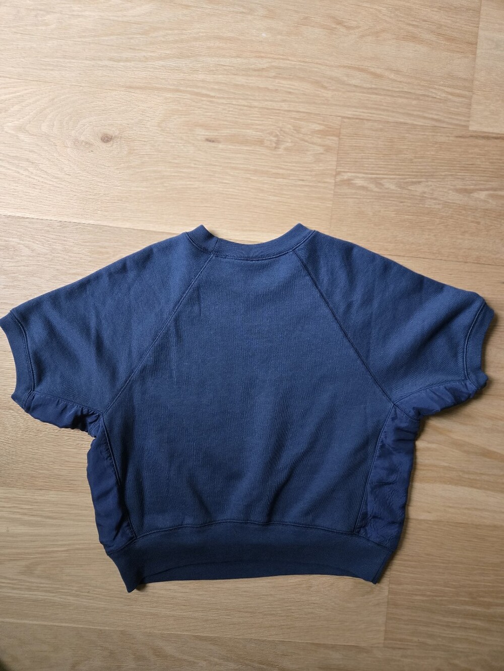 SKIMS Crop Short Sleeve Sweatshirt - Picture 5 of 6